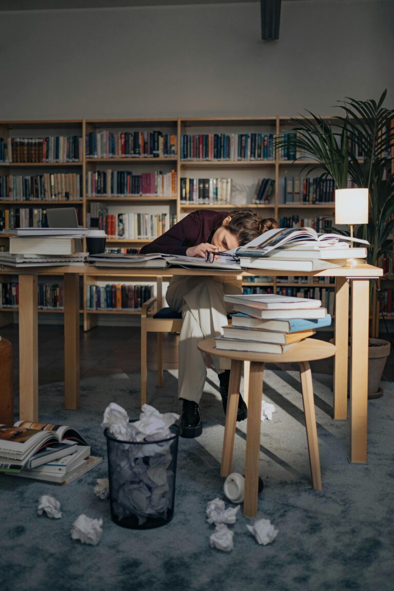 44 Brutal Quotes About Procrastination (That Hit Too Close to Home)